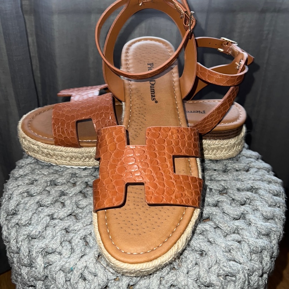 Cognac Brown, Raffia Espadrilles… NEW!!!✈️💦🏝️